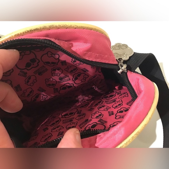 Monster high vintage step out of the shadows crossbody mini bag w glitter deets - Picture 2 of 14